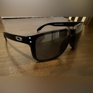 Oakley Holbrook Sunglasses 😎
